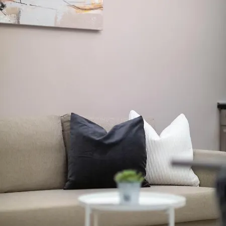 Izabella Apartment *