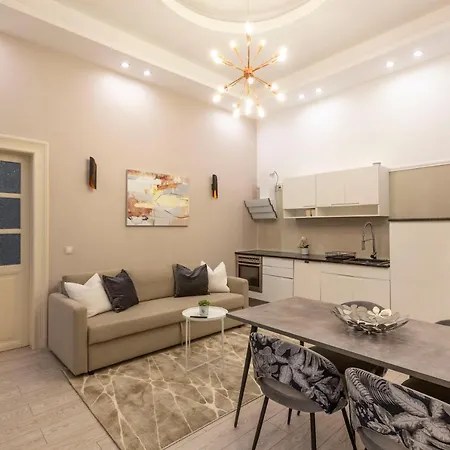 Izabella Apartment
